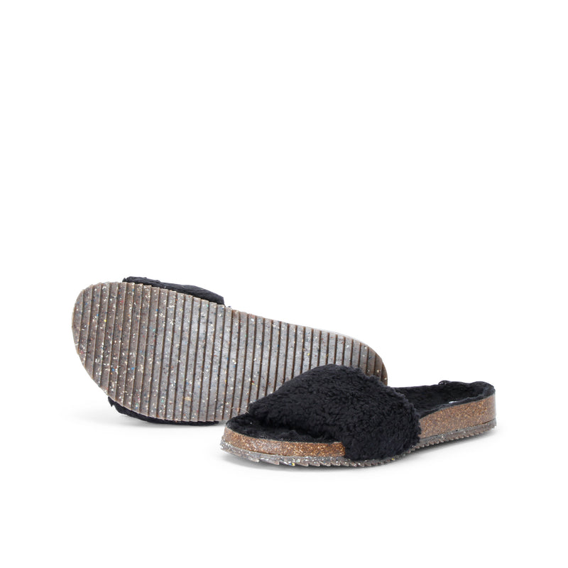 BEA FURRY SLIPON BLACK