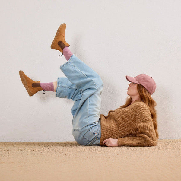 KIM BAREFOOT CHELSEA SUEDE WHISKY